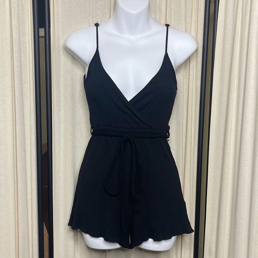 ASOS- BLACK ROMPER SIZE 0 OR XS